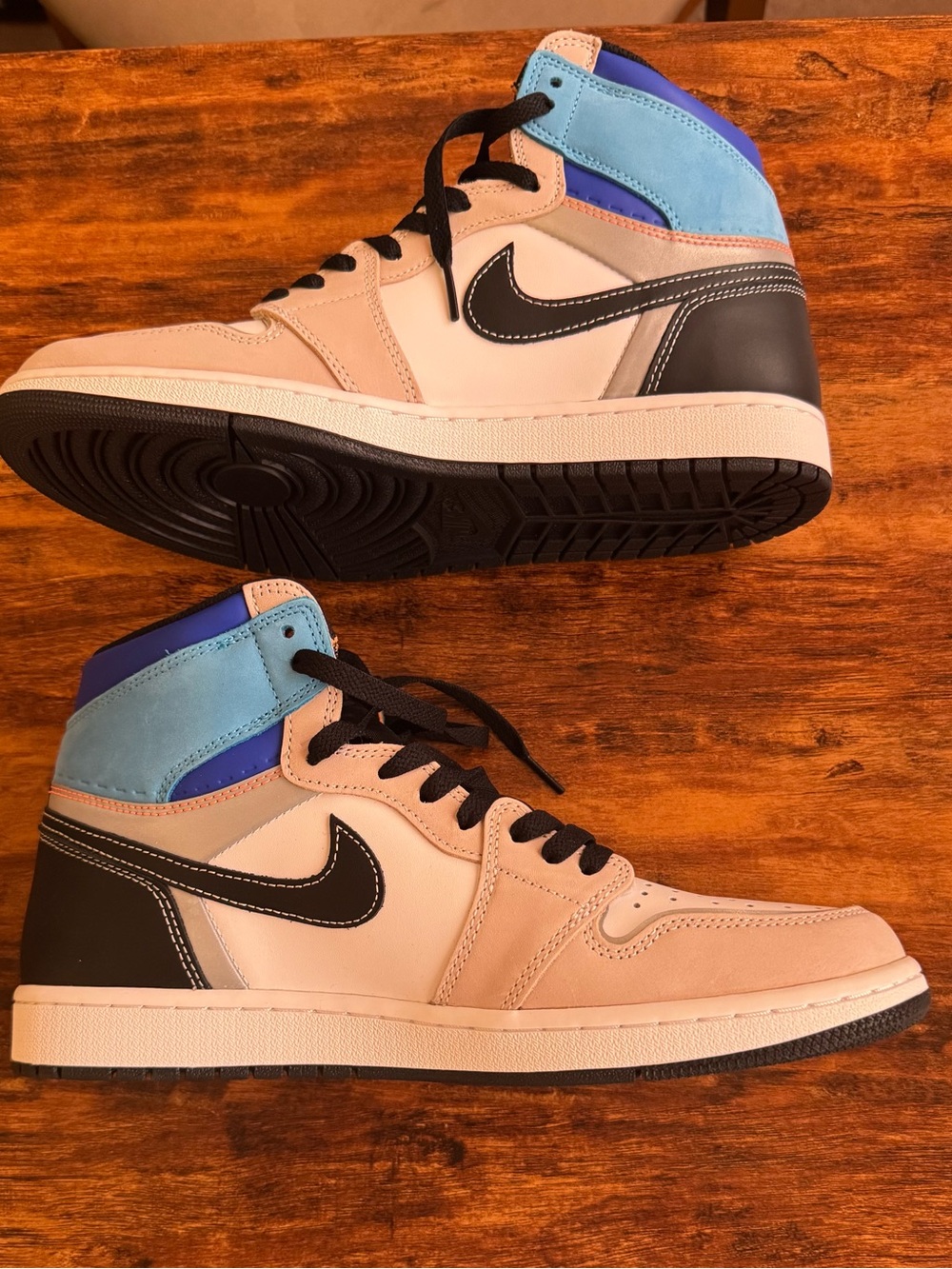 Nike High-Top Sneakers in Beige, Black & Blue